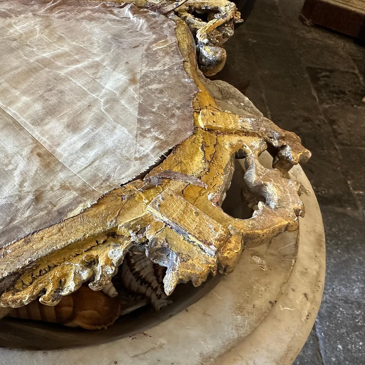 Gilded wooden frame with white porcelain Christ, 19th century 4