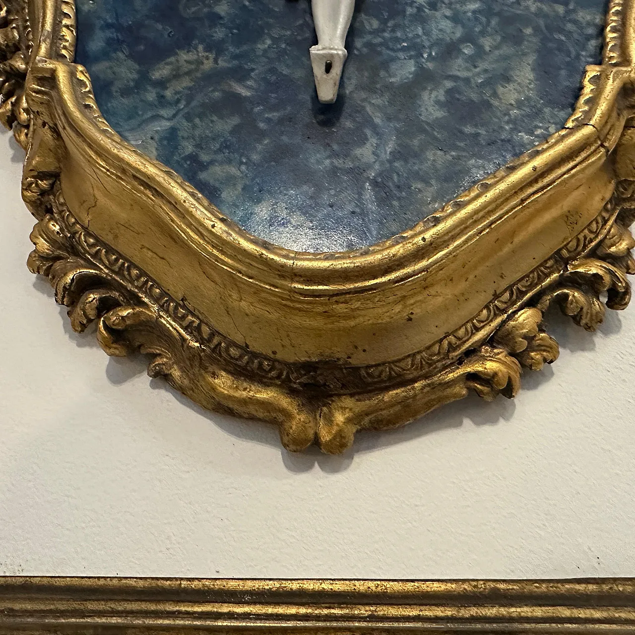 Gilded wooden frame with white porcelain Christ, 19th century 5