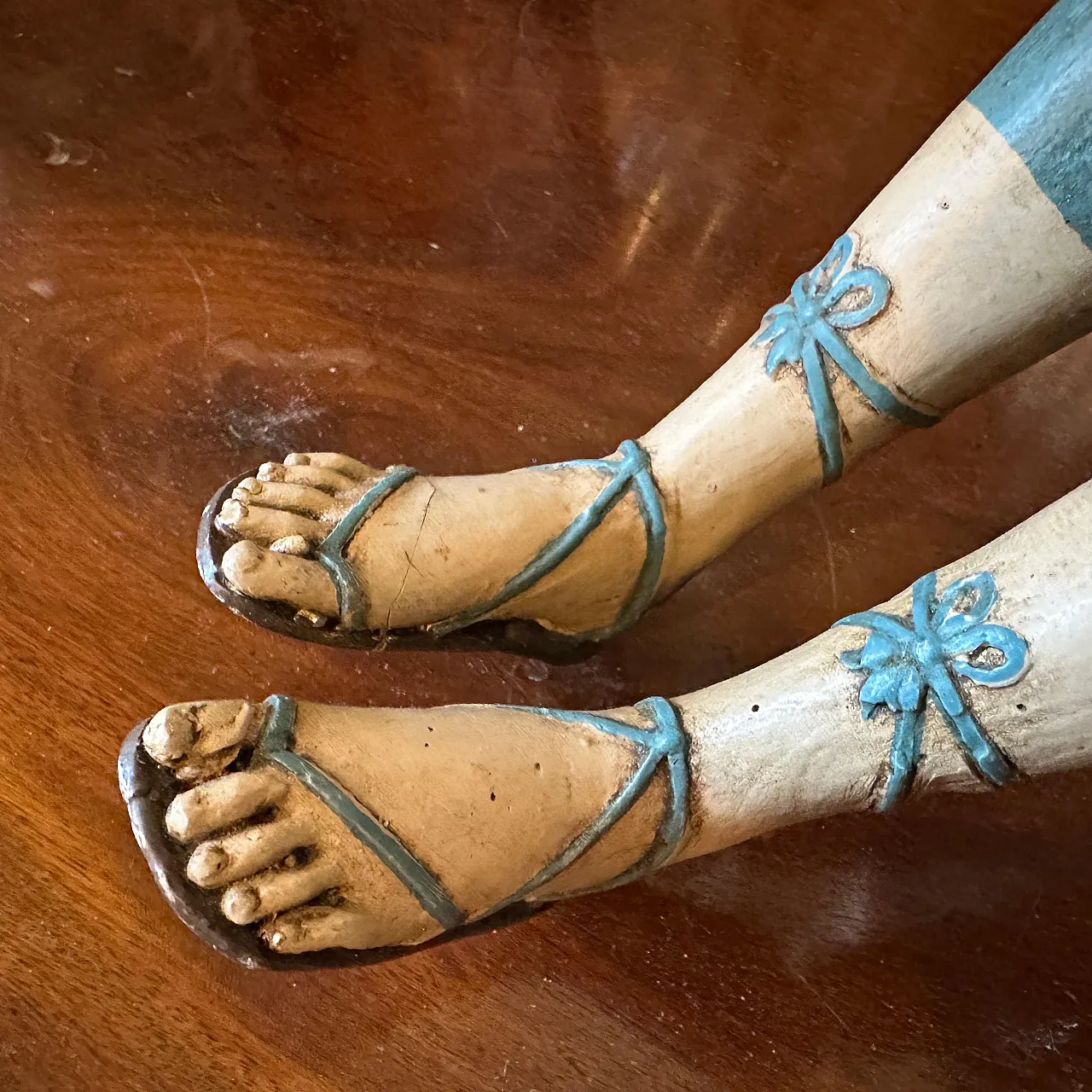 Manichino articolato in legno laccato, anni '50 7