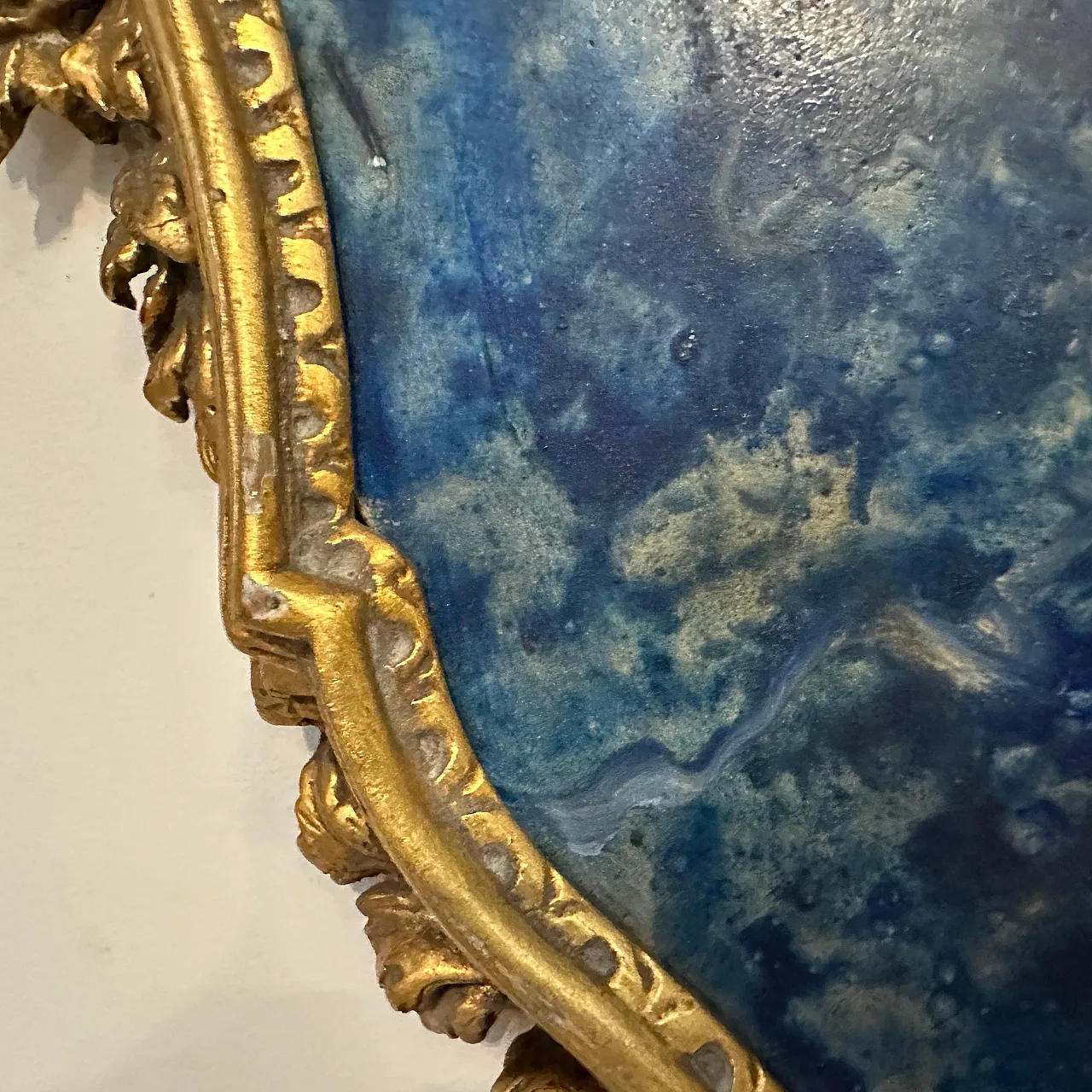 Gilded wooden frame with white porcelain Christ, 19th century 6