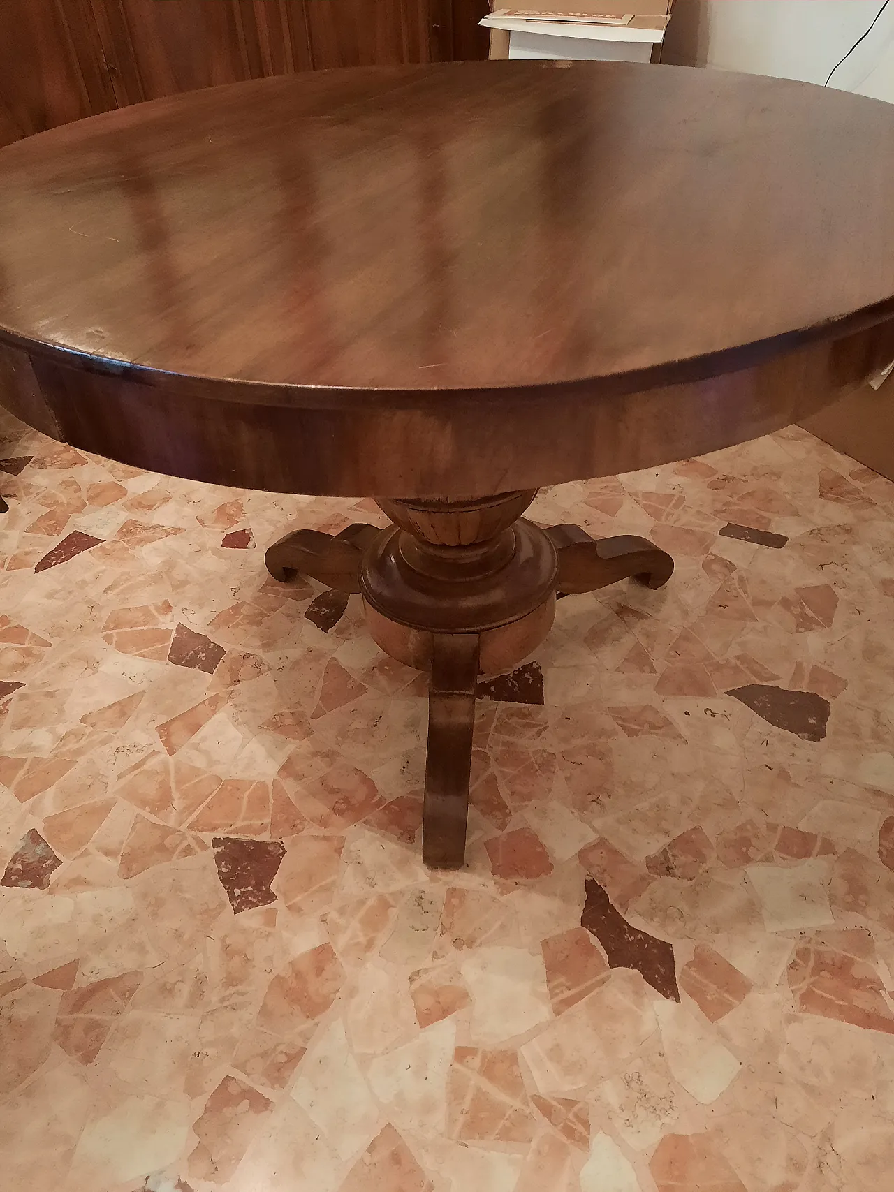 Round Empire style table, 20th century 2