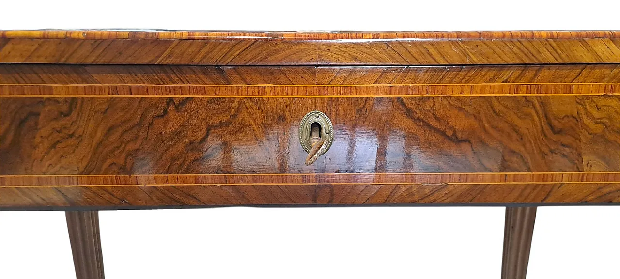 Neoclassical writing desk in walnut, late 18th century 5