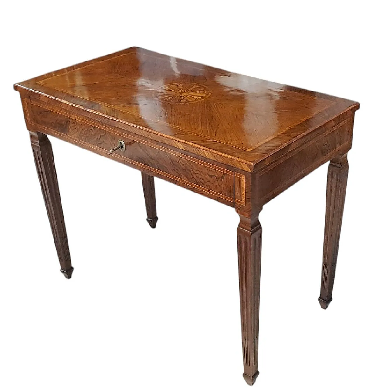 Neoclassical writing desk in walnut, late 18th century 10