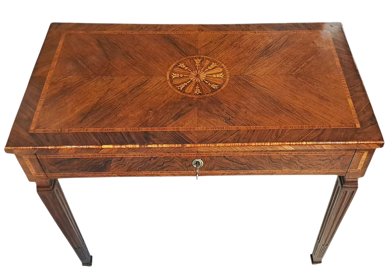 Neoclassical writing desk in walnut, late 18th century 11