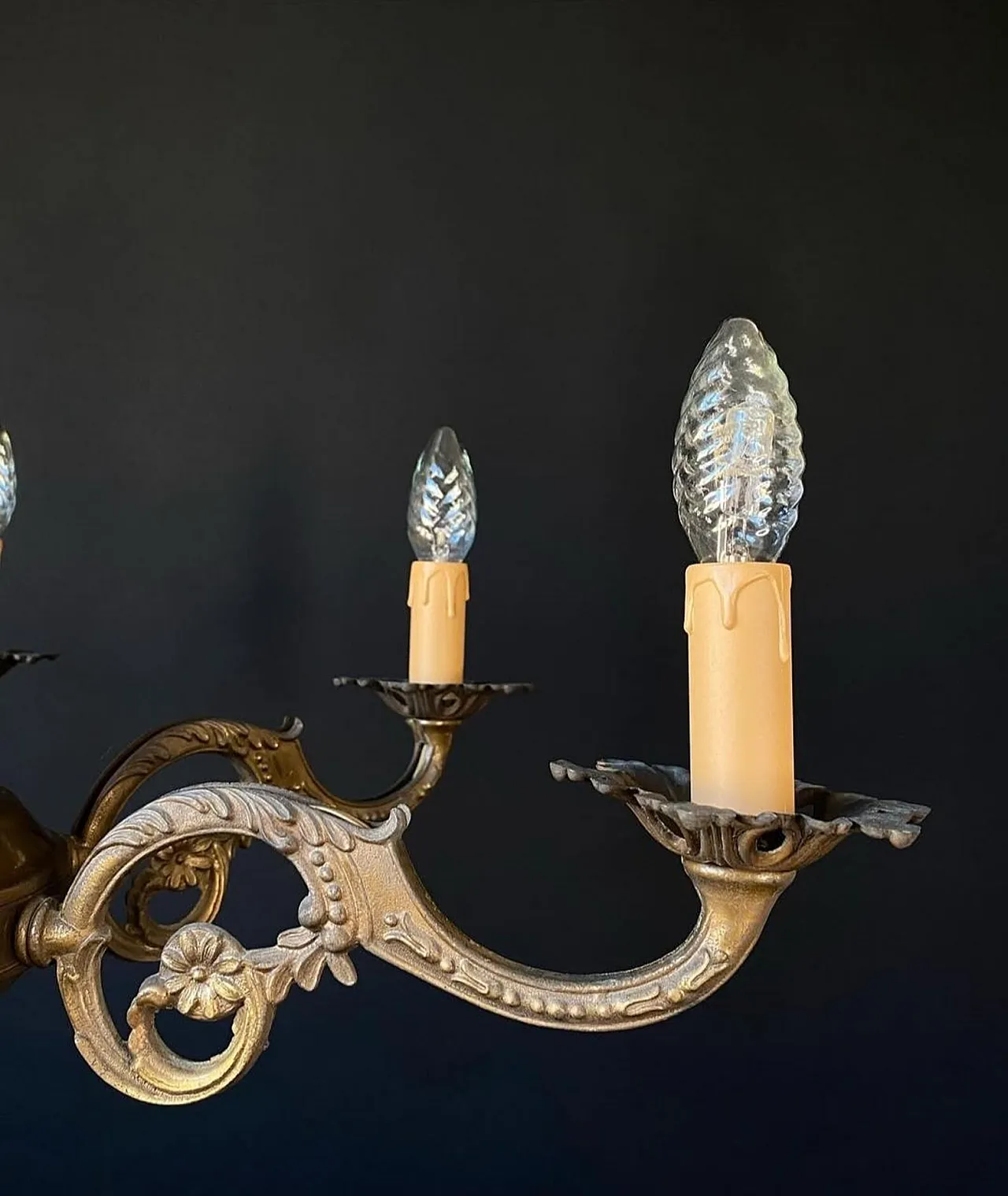 Grande lampadario antico in legno, anni '60 4