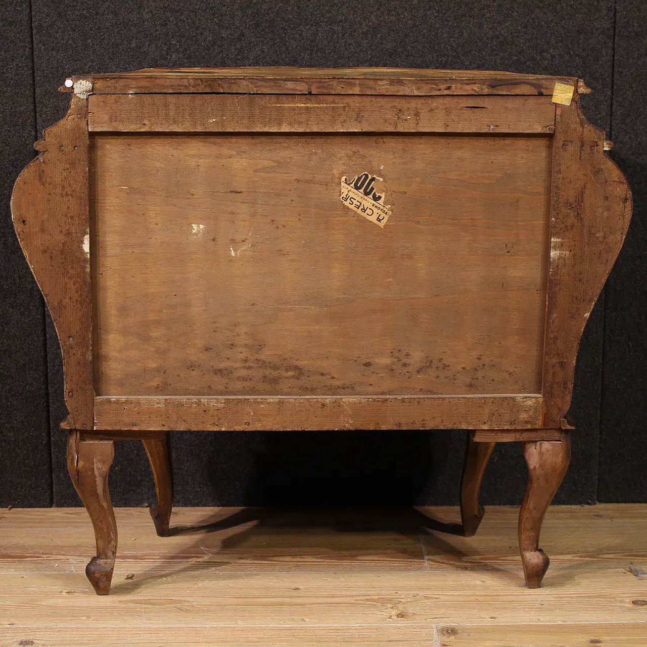 Small wooden dresser, '900 8