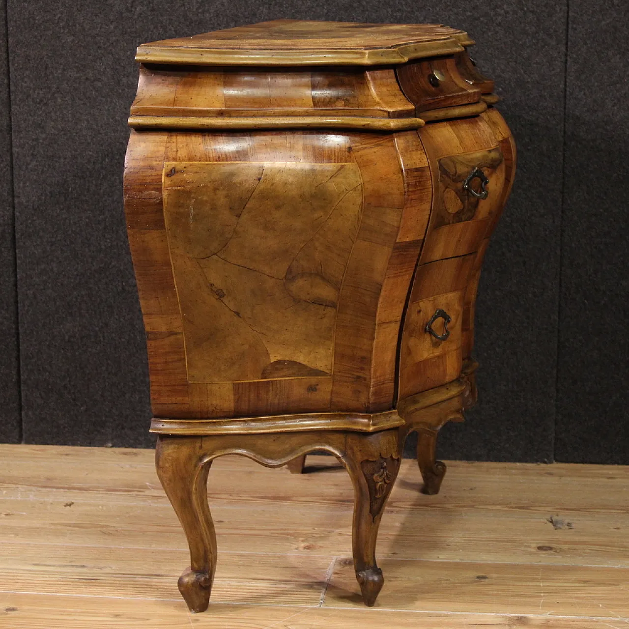 Small wooden dresser, '900 9