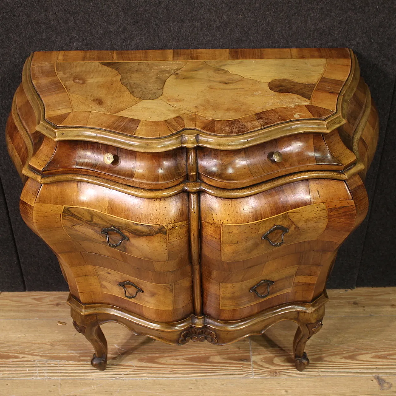 Small wooden dresser, '900 11