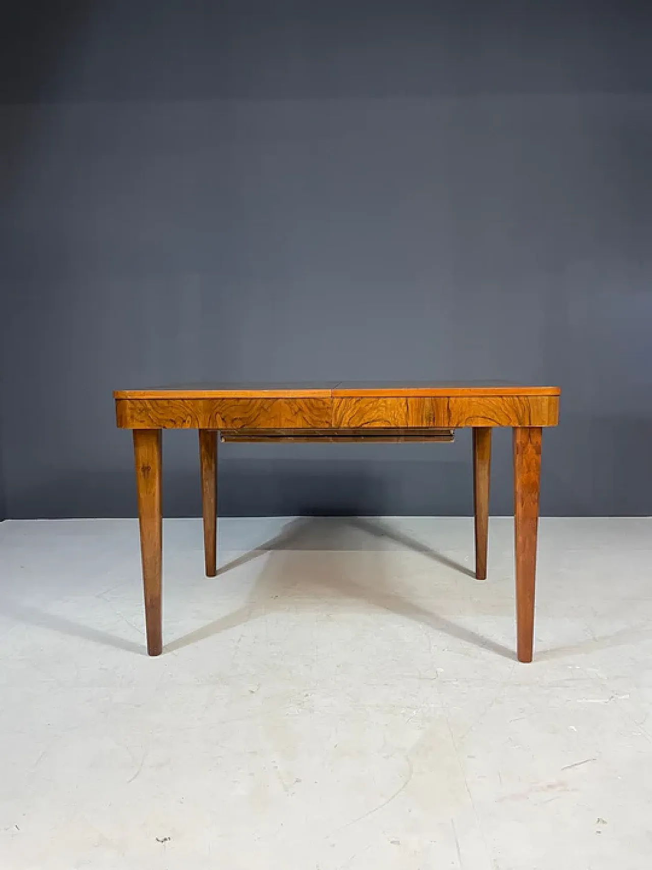 Tavolo da pranzo allungabile di Jindřich Halabala, anni '50 1