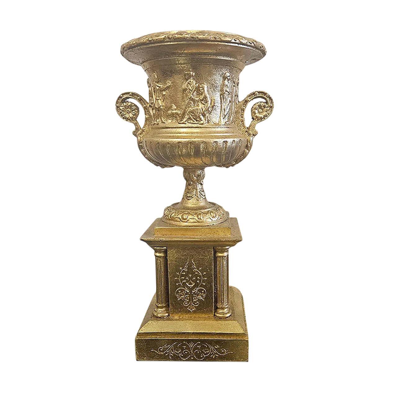 Vaso in stucco dorato 7