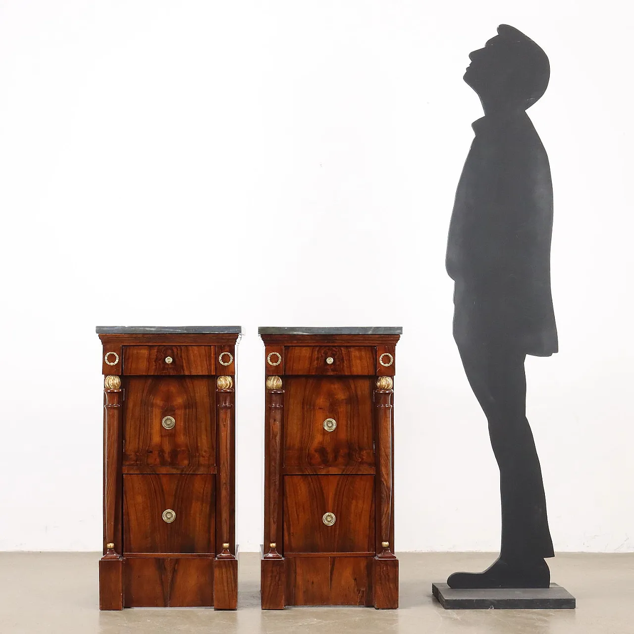 Coppia di comodini Impero in noce e marmo, primo '800 2