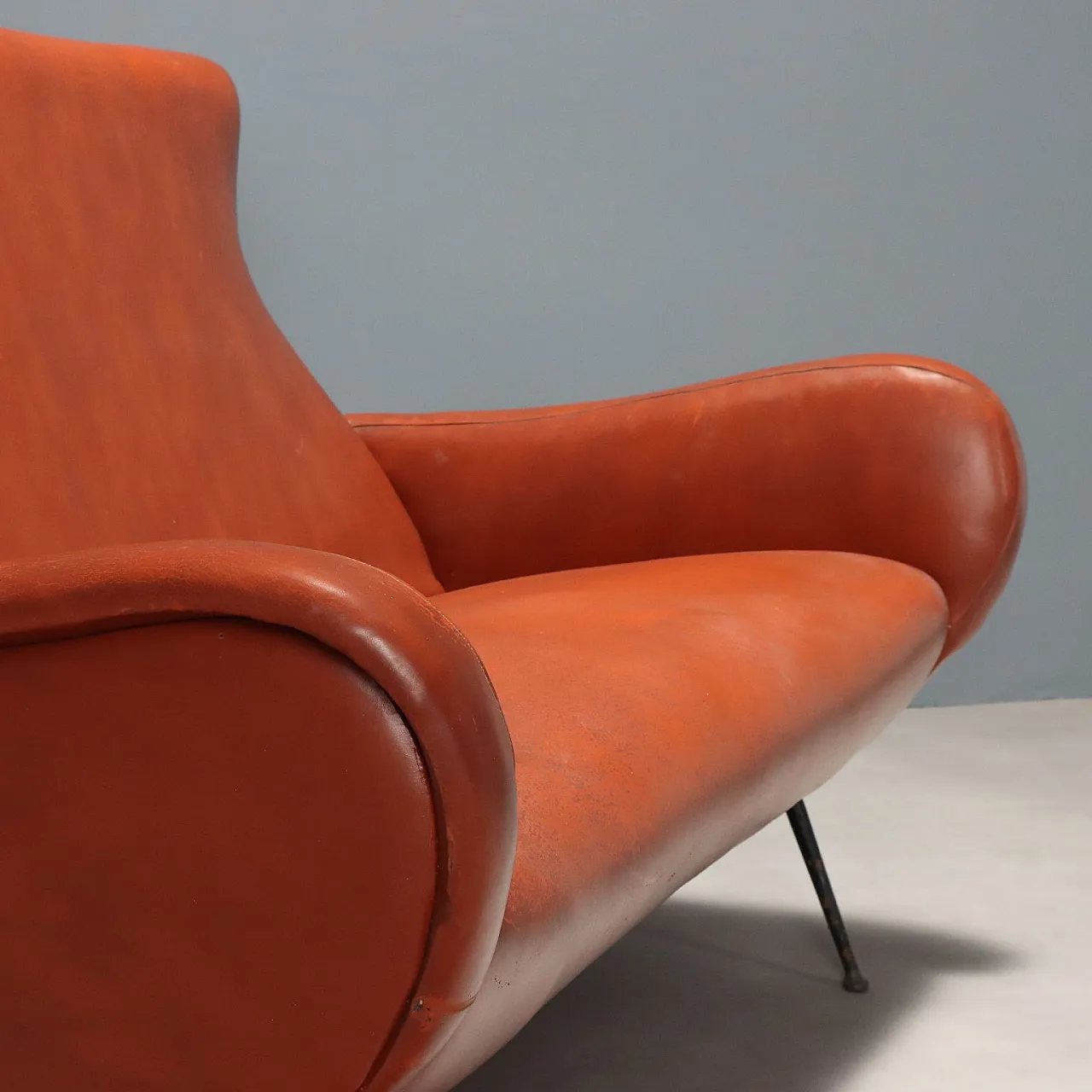 Sofa in red leatherette and meta, 1950s 3