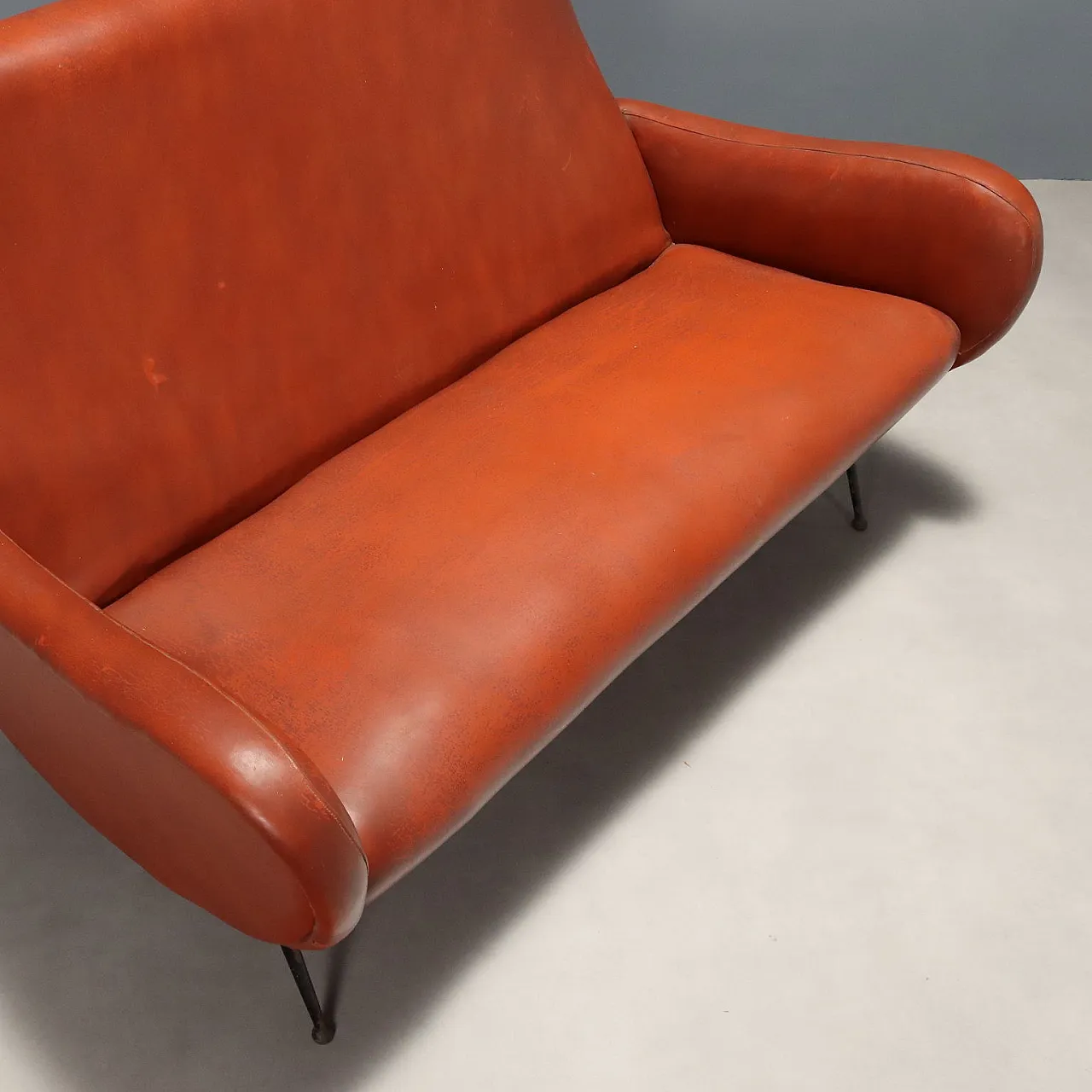 Sofa in red leatherette and meta, 1950s 6