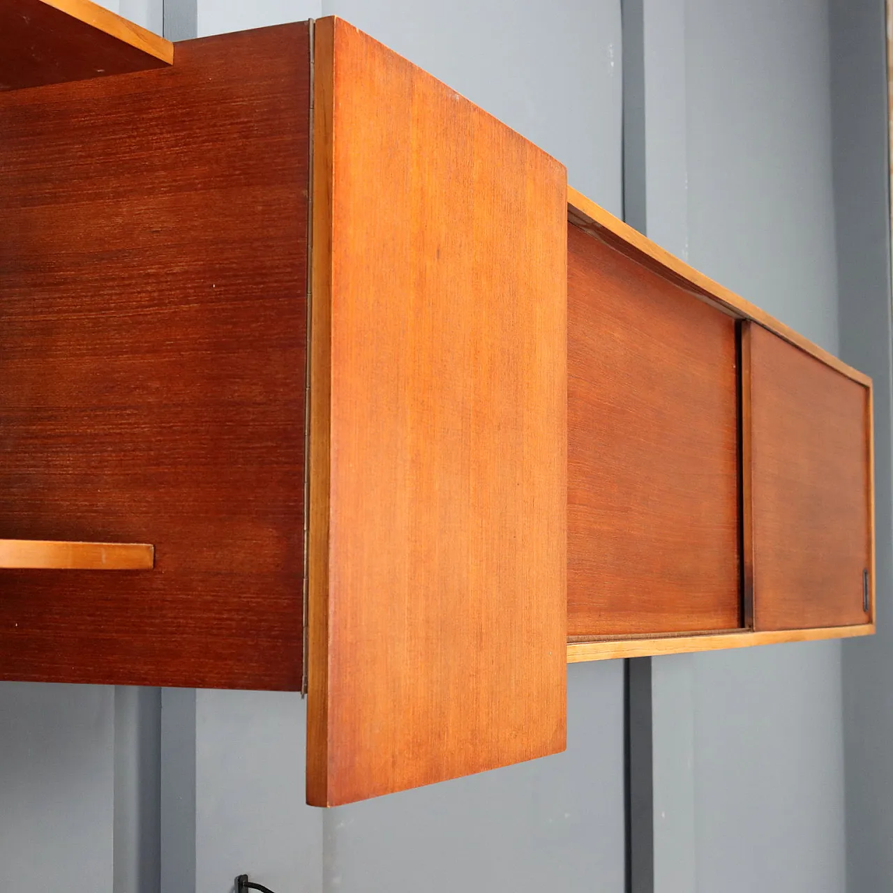 Wall cabinet in teak and enamelled metal, 1960s 6