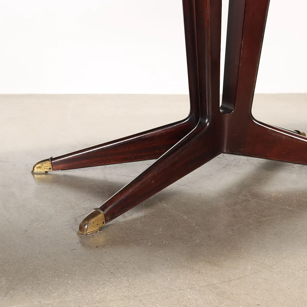 Tavolo da pranzo in legno, ottone e vetro, anni '50 7