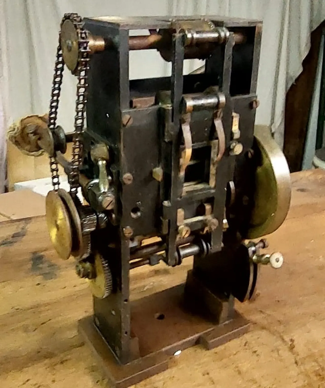 Hand-cranked movie projector, early 20th century 3
