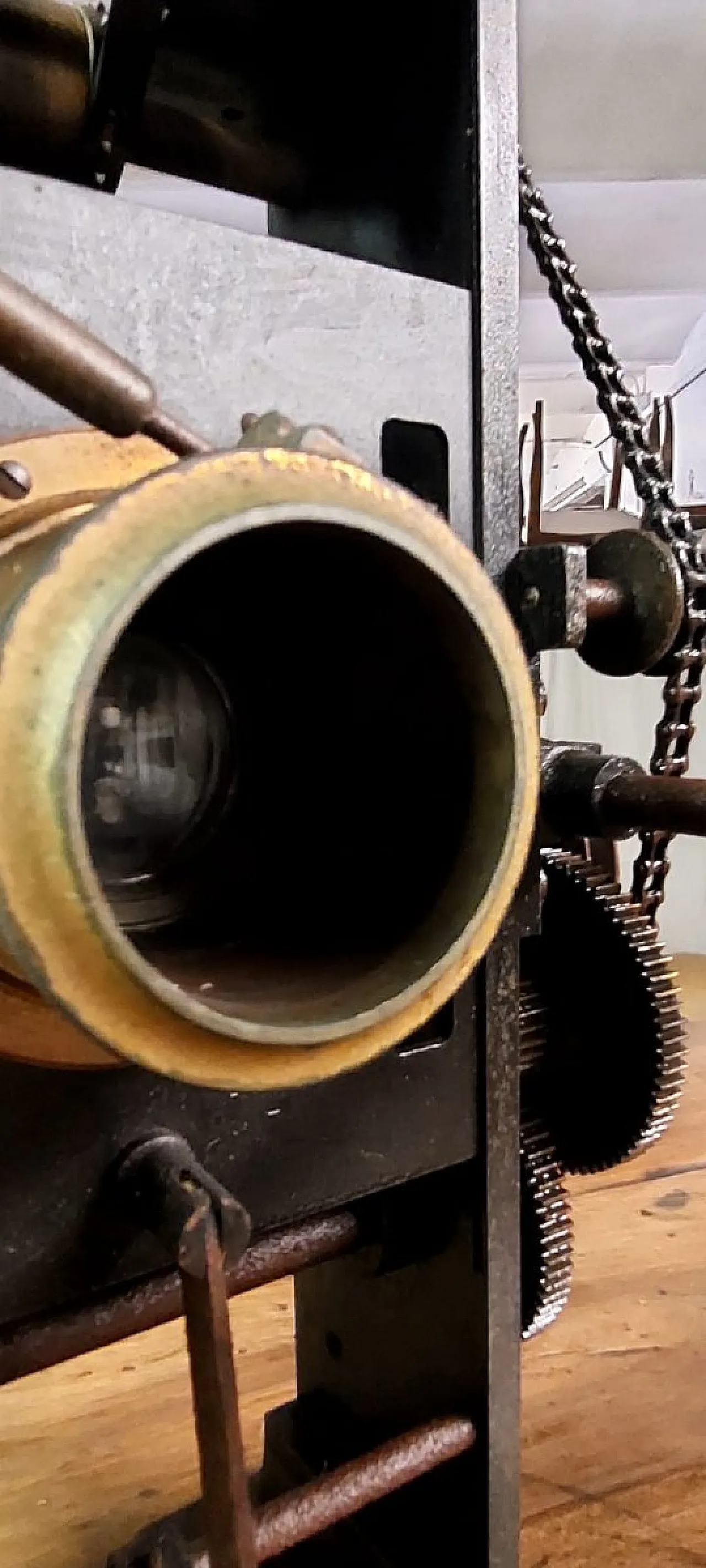 Hand-cranked movie projector, early 20th century 6