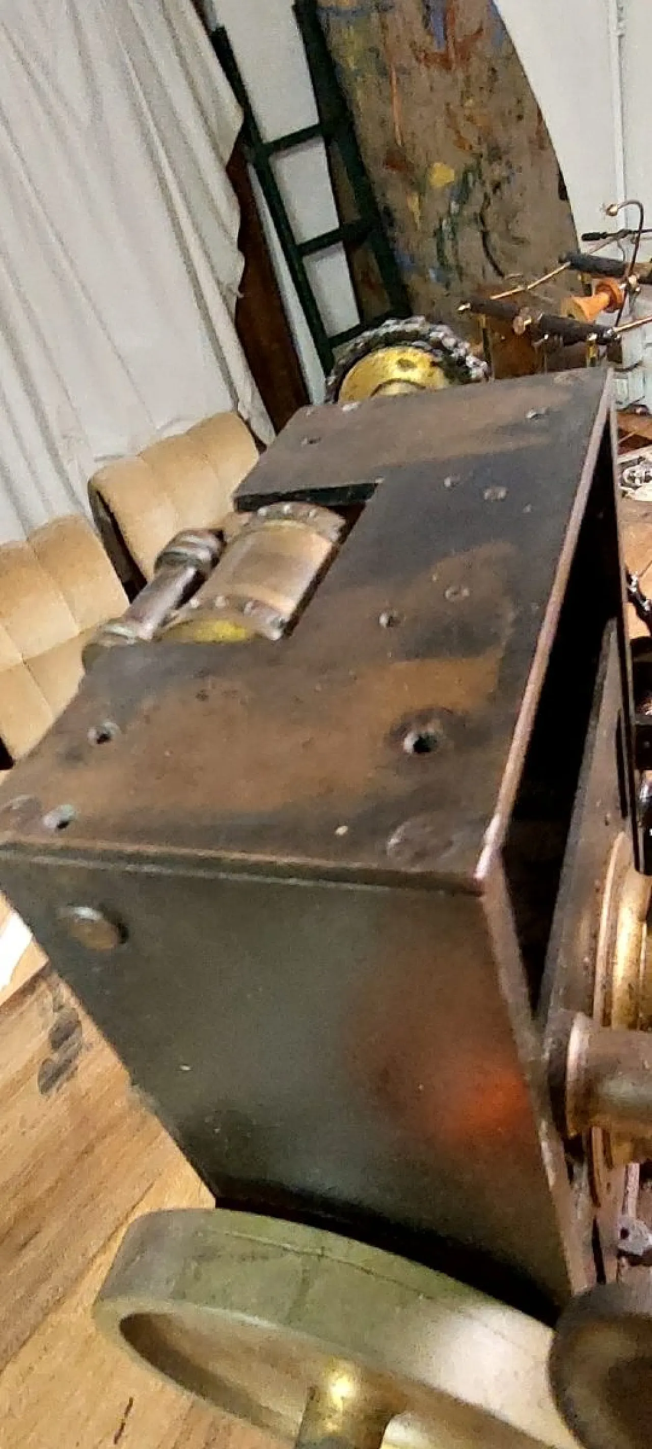 Hand-cranked movie projector, early 20th century 8