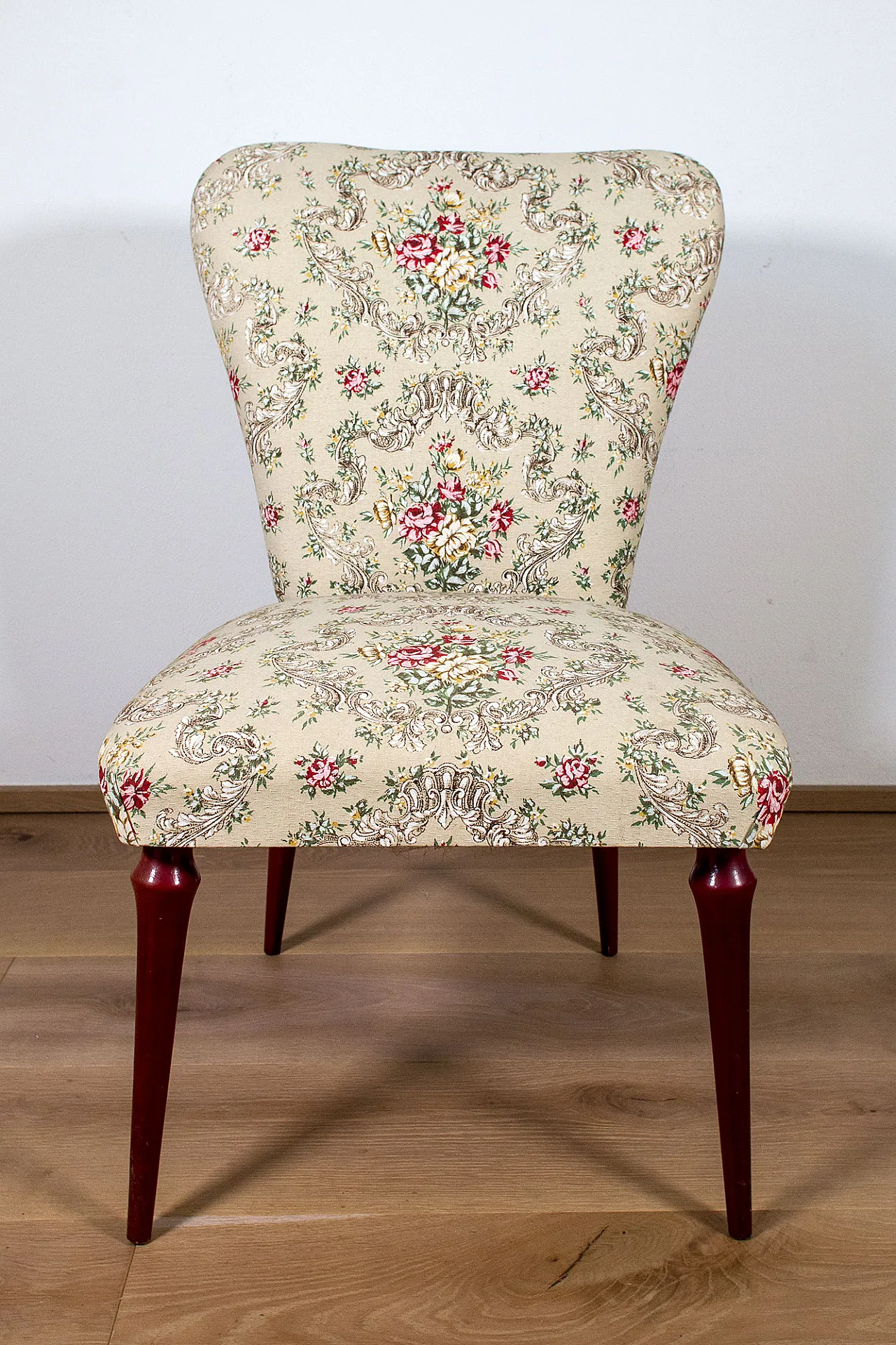 Coppia di poltrone con pouf, anni '50 7