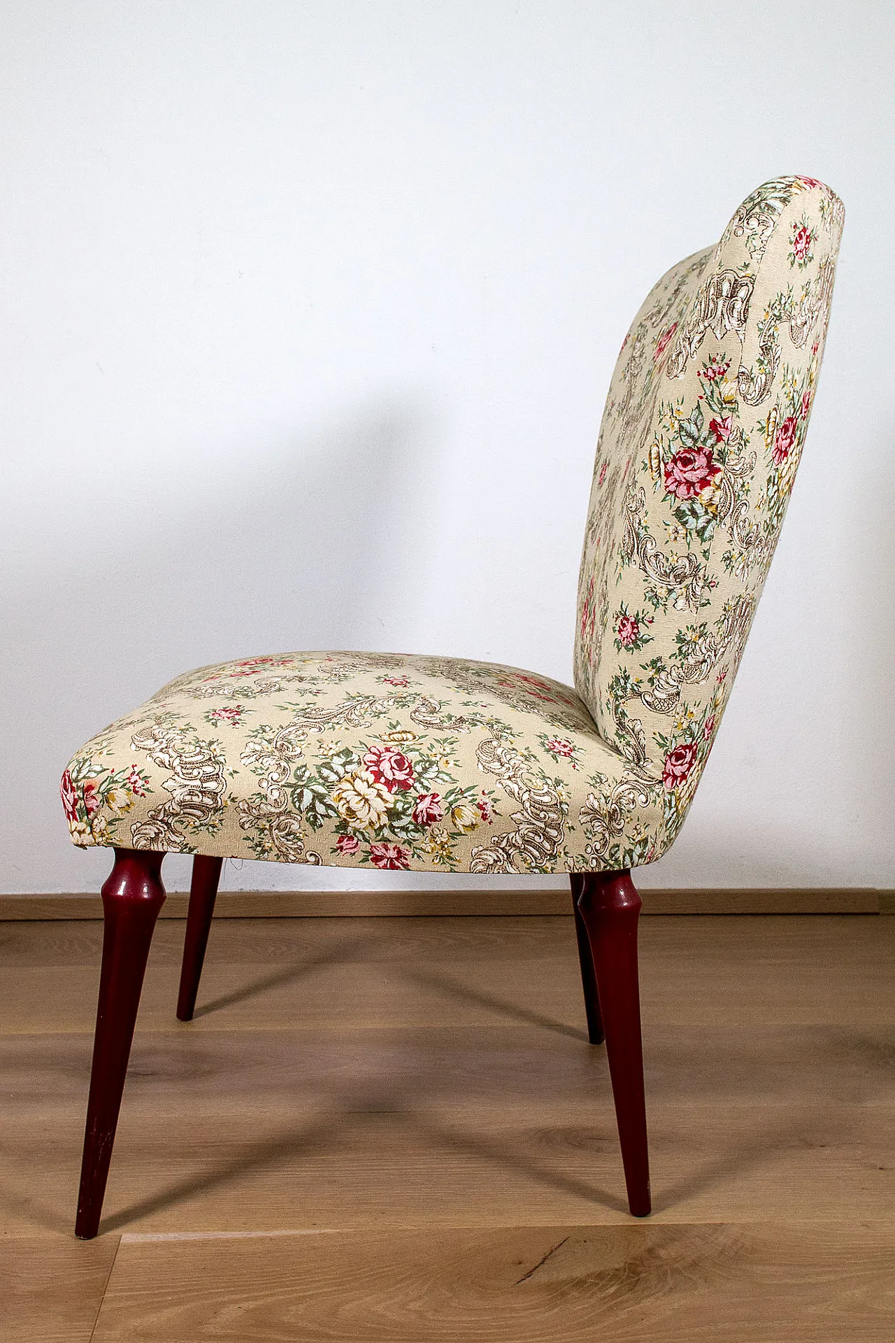 Coppia di poltrone con pouf, anni '50 9