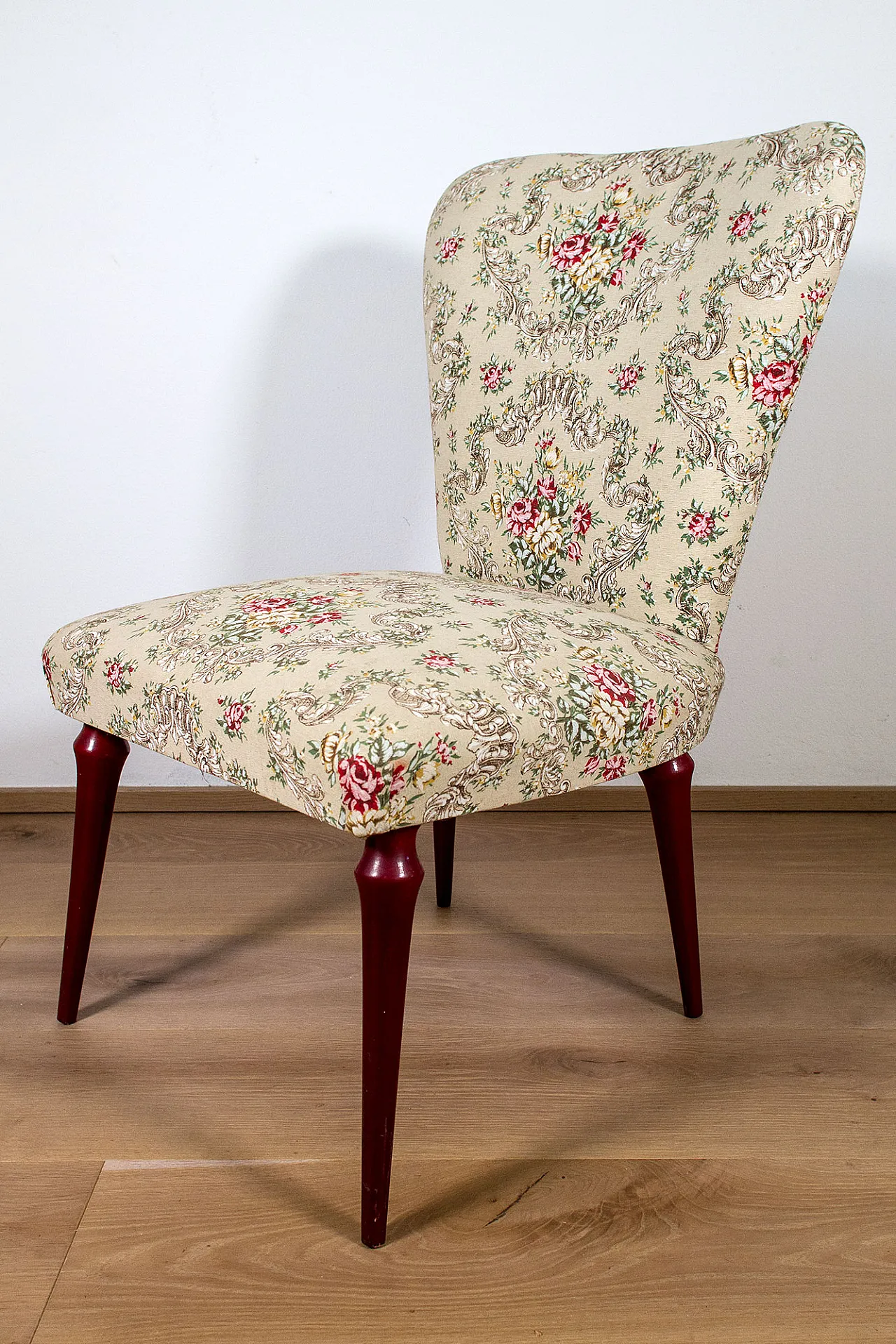 Coppia di poltrone con pouf, anni '50 14