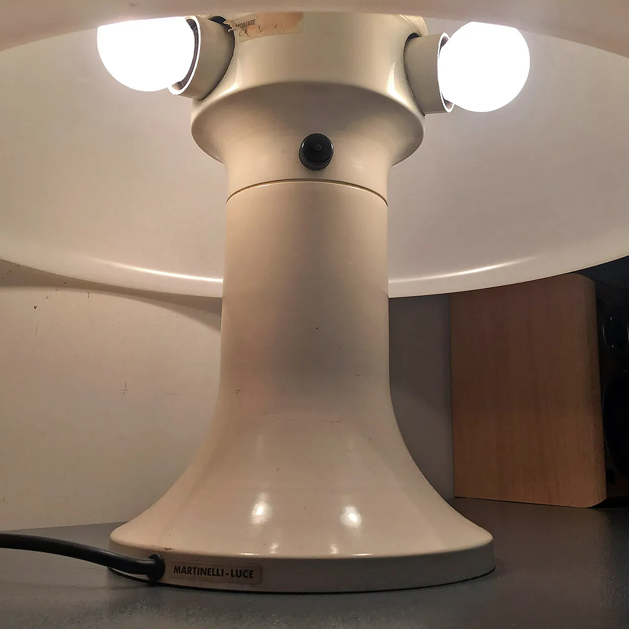 White mashroom table lamp by Martinelli Luce, Italy, 60s 6