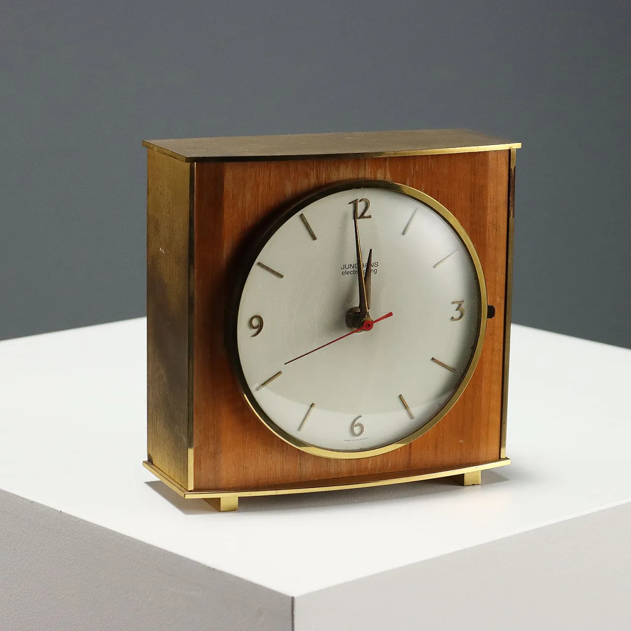 Junghans table clock in wood and glass, mid-20th century 1