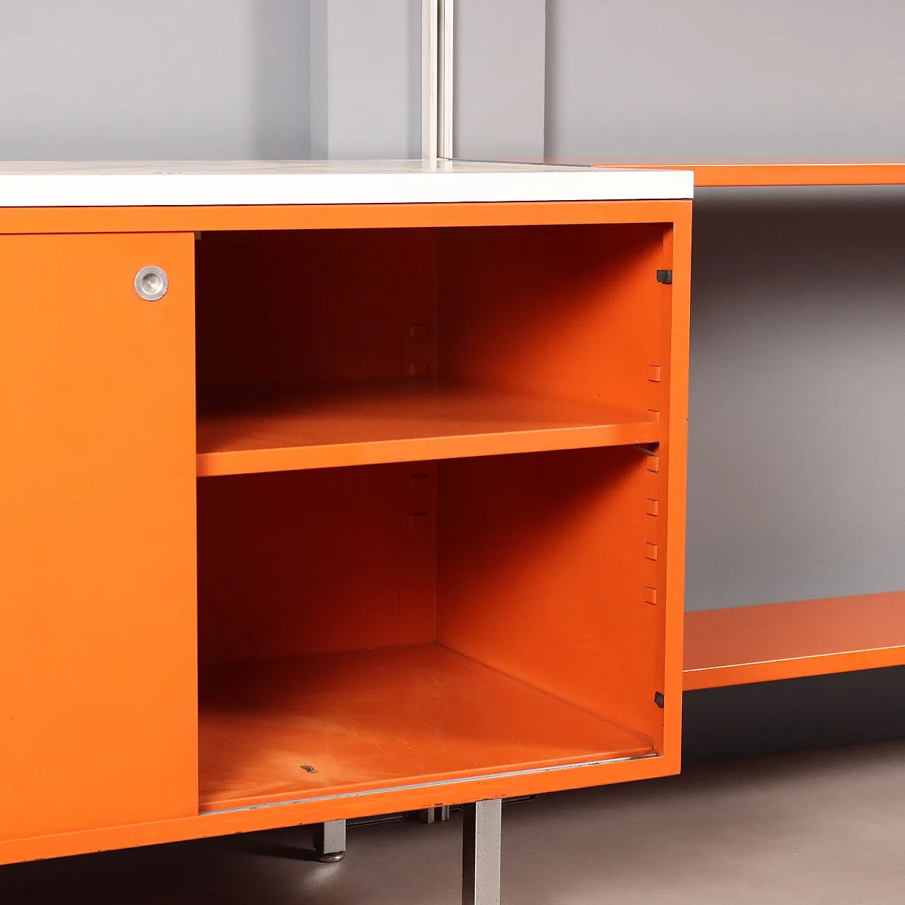 Libreria a muro in alluminio e metallo, anni '70 7