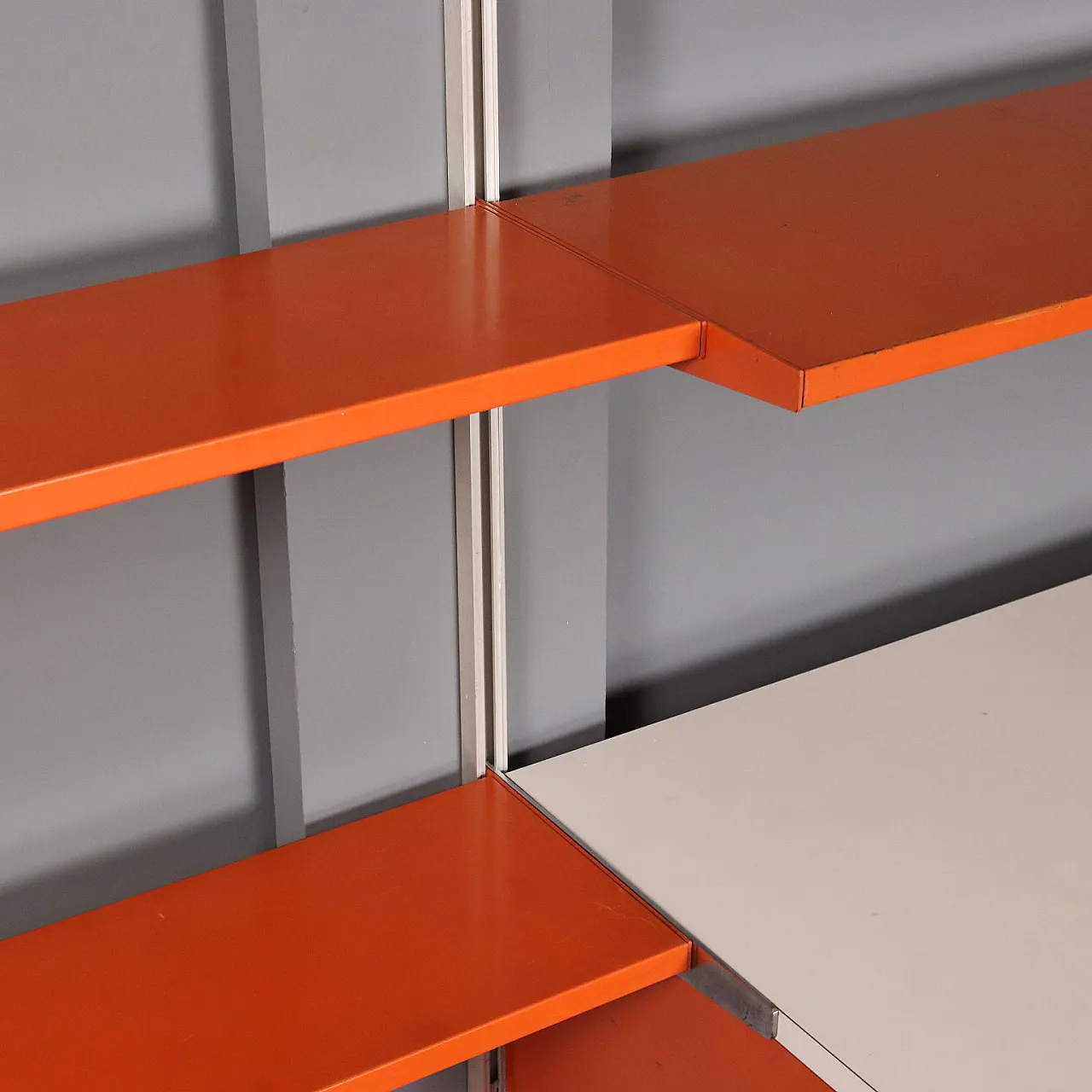 Libreria a muro in alluminio e metallo, anni '70 9