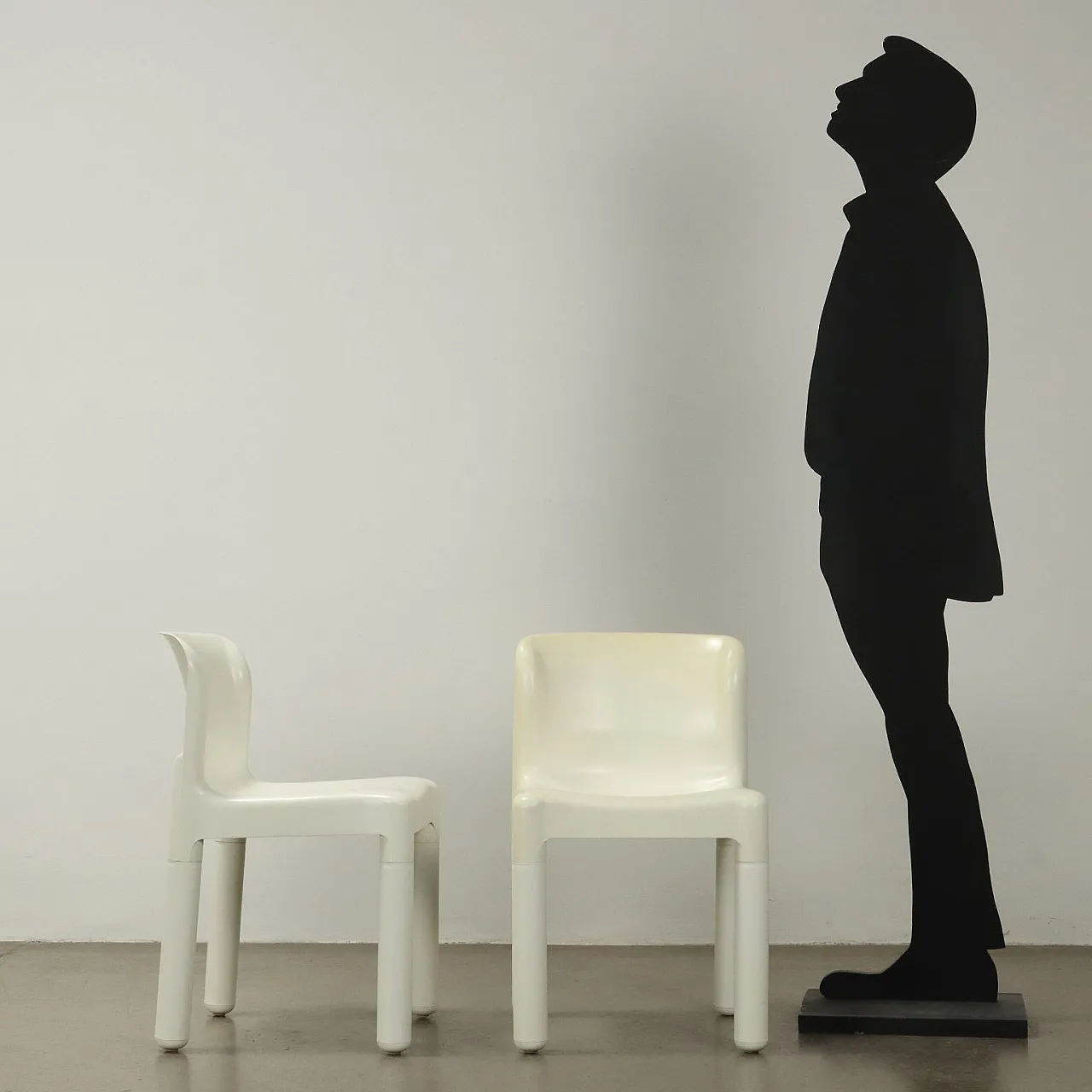 4 Sedie 4875 bianche di Carlo Bartoli per Kartell in pastica, anni '70 3