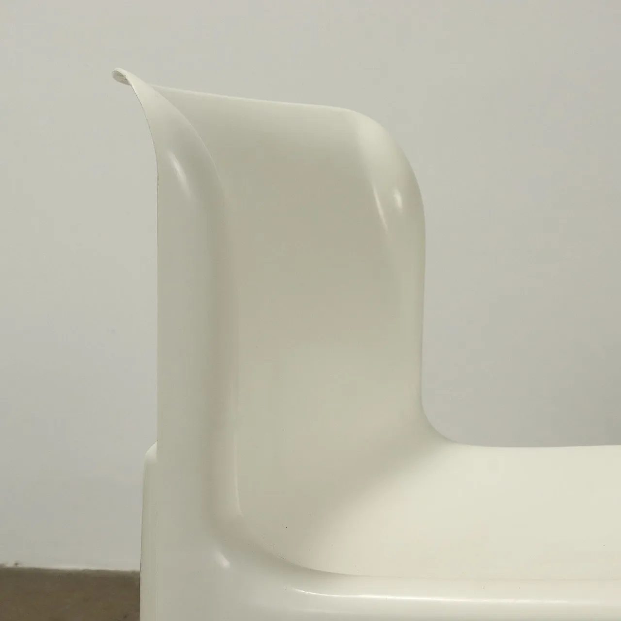 4 Sedie 4875 bianche di Carlo Bartoli per Kartell in pastica, anni '70 6