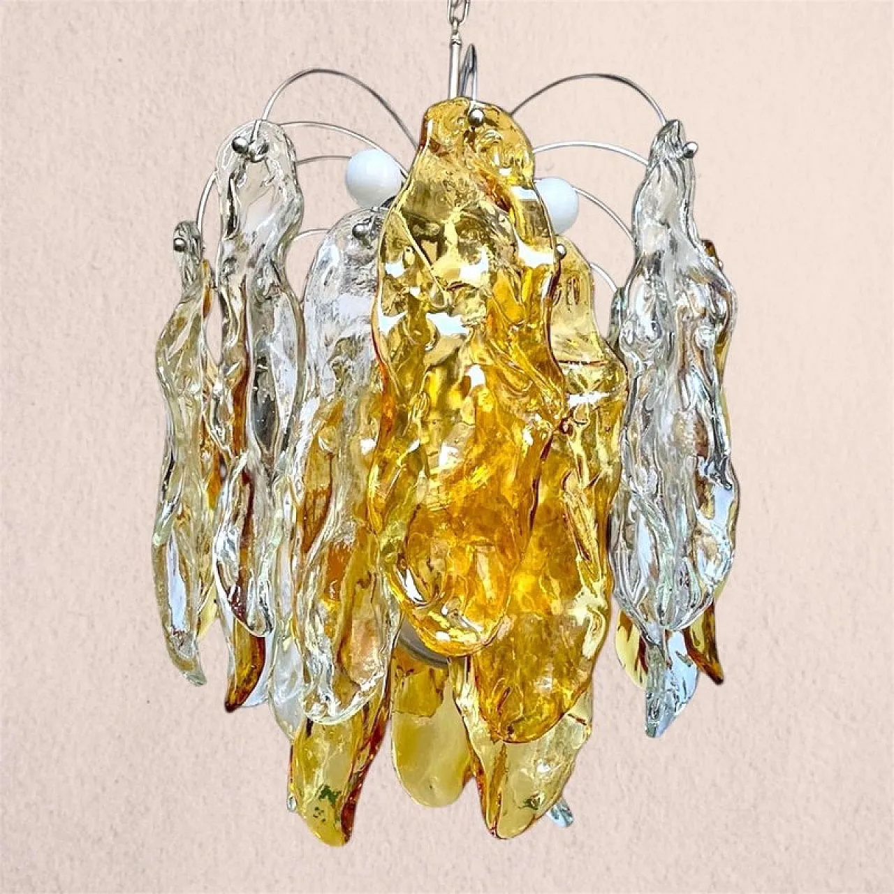 Coppia di lampadari in vetro di Murano dorato, anni '70 3
