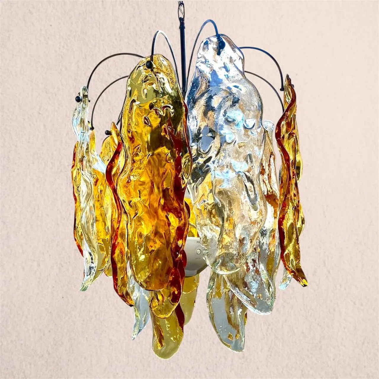 Coppia di lampadari in vetro di Murano dorato, anni '70 4