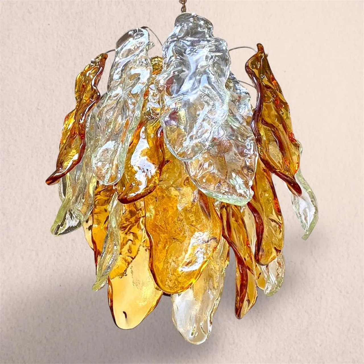 Coppia di lampadari in vetro di Murano dorato, anni '70 5