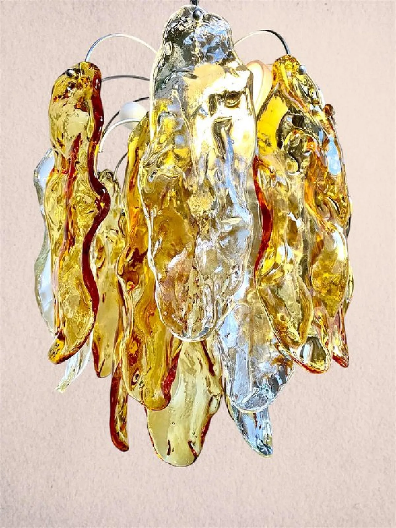 Coppia di lampadari in vetro di Murano dorato, anni '70 12
