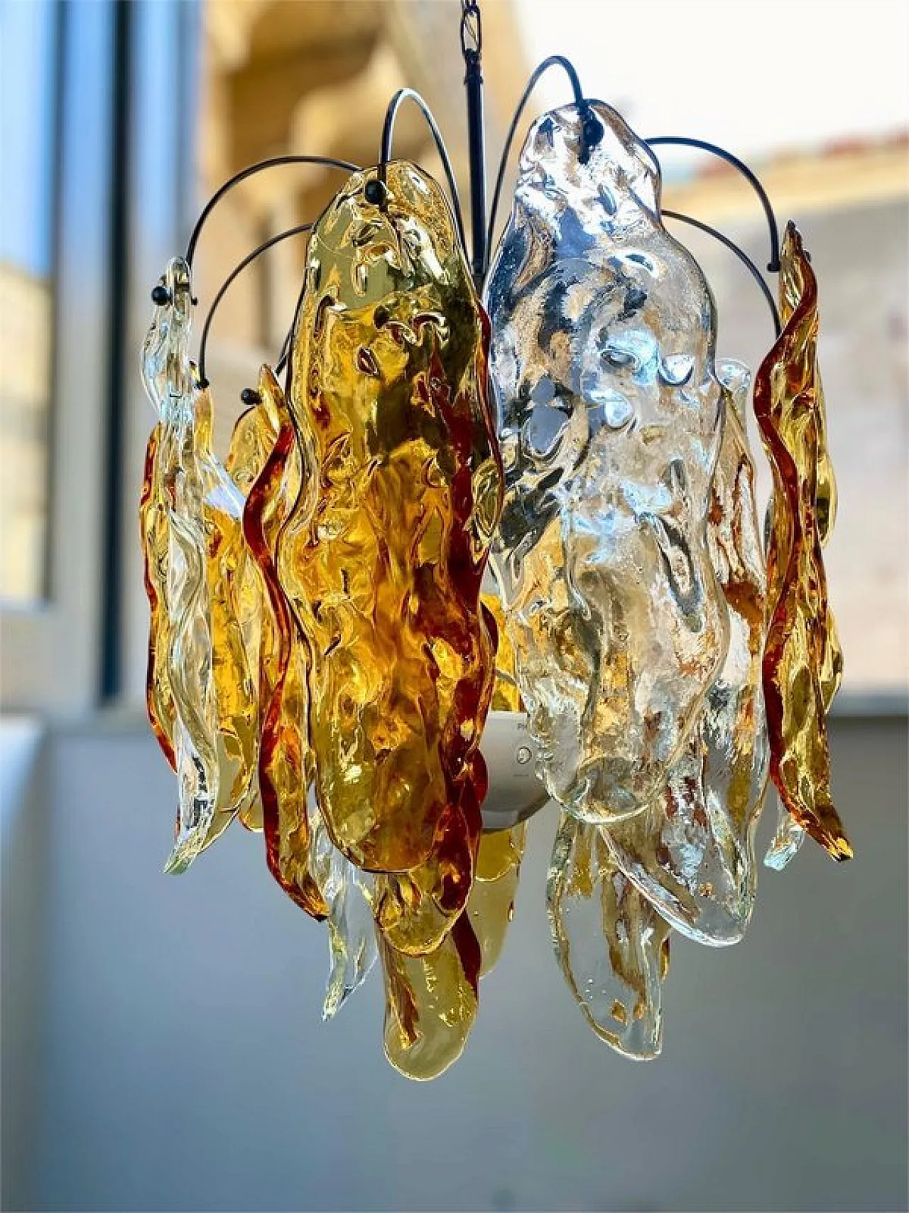 Coppia di lampadari in vetro di Murano dorato, anni '70 15