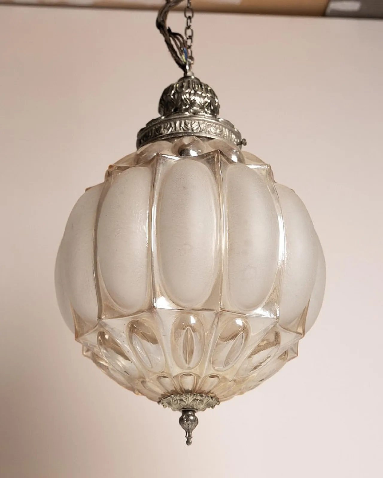 Lampada a sospensione Bubble in vetro rosa Glashütte Limburg, anni '60 5