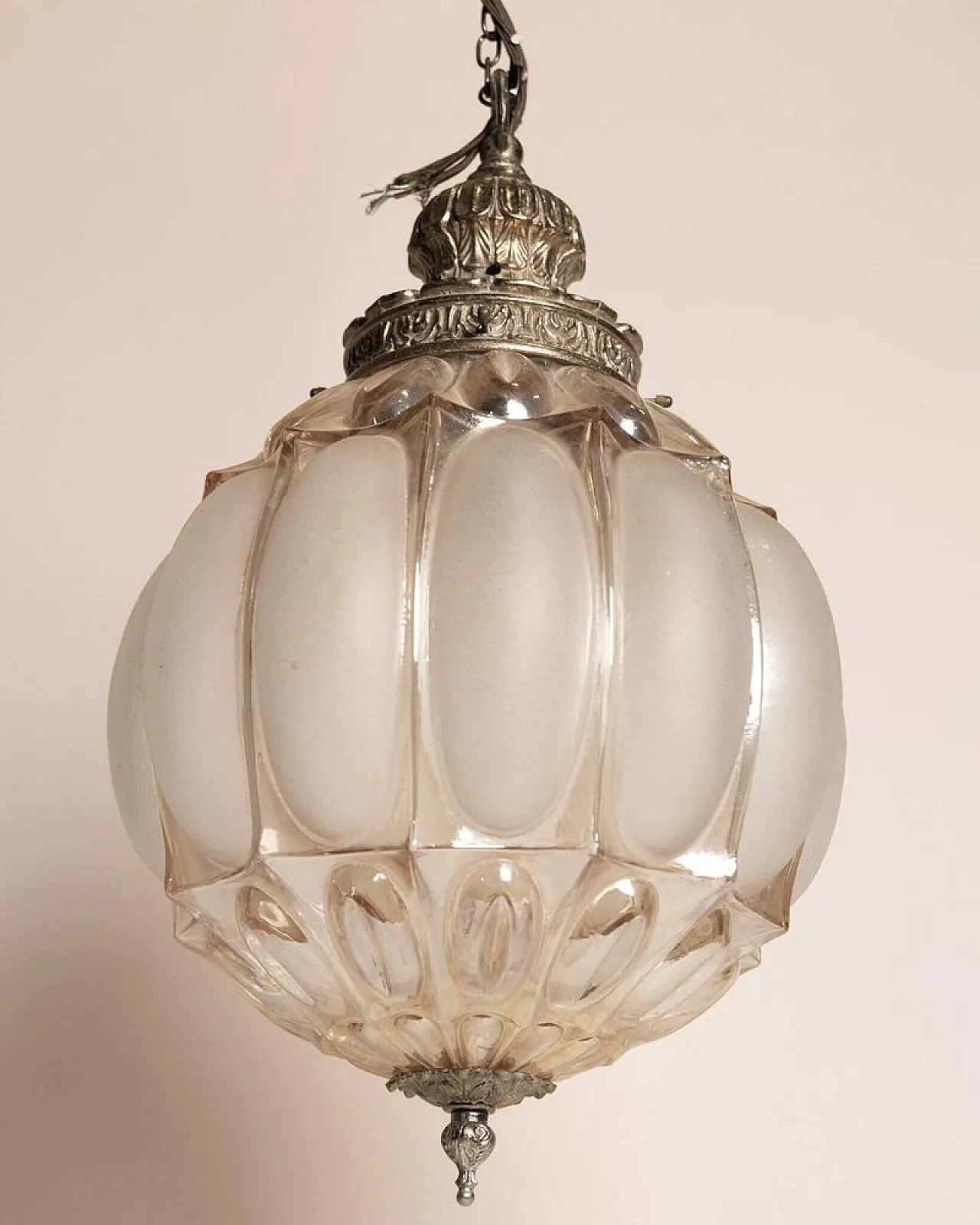 Lampada a sospensione Bubble in vetro rosa Glashütte Limburg, anni '60 8