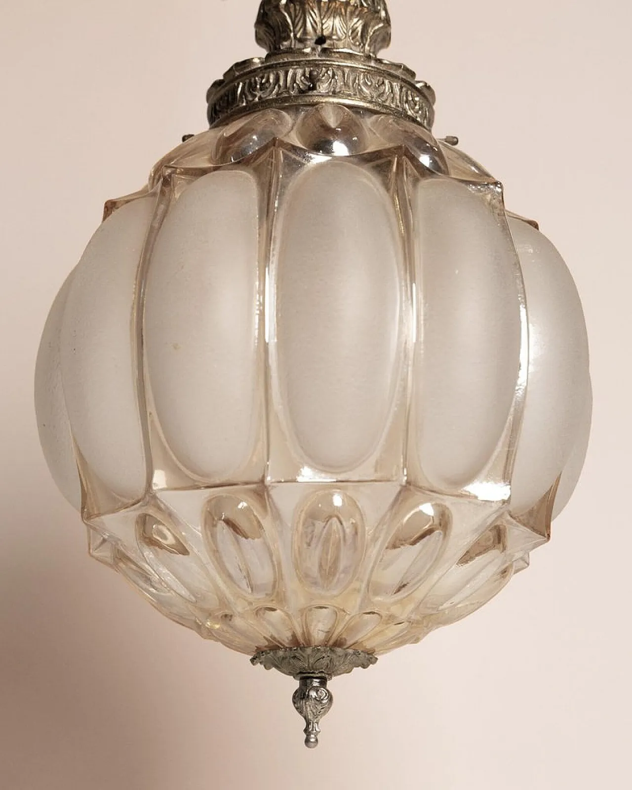 Lampada a sospensione Bubble in vetro rosa Glashütte Limburg, anni '60 10