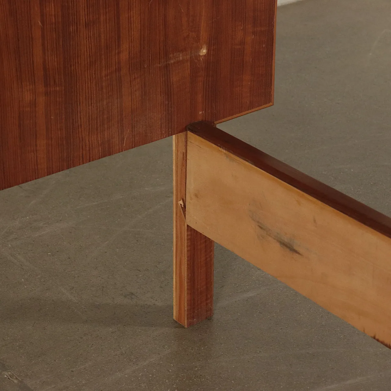 Mahogany veneered single bed frame, 1950s 7