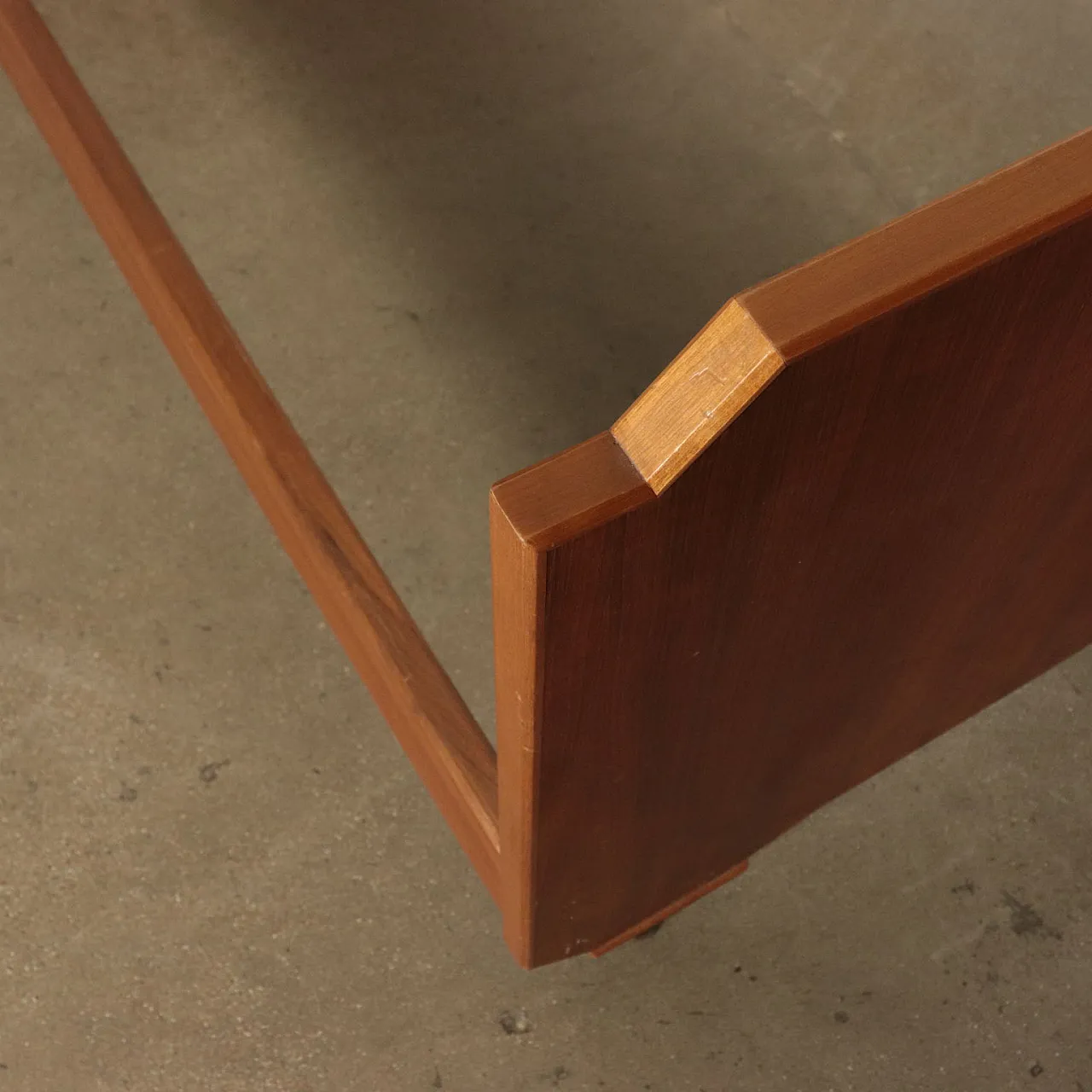 Mahogany veneered single bed frame, 1950s 8