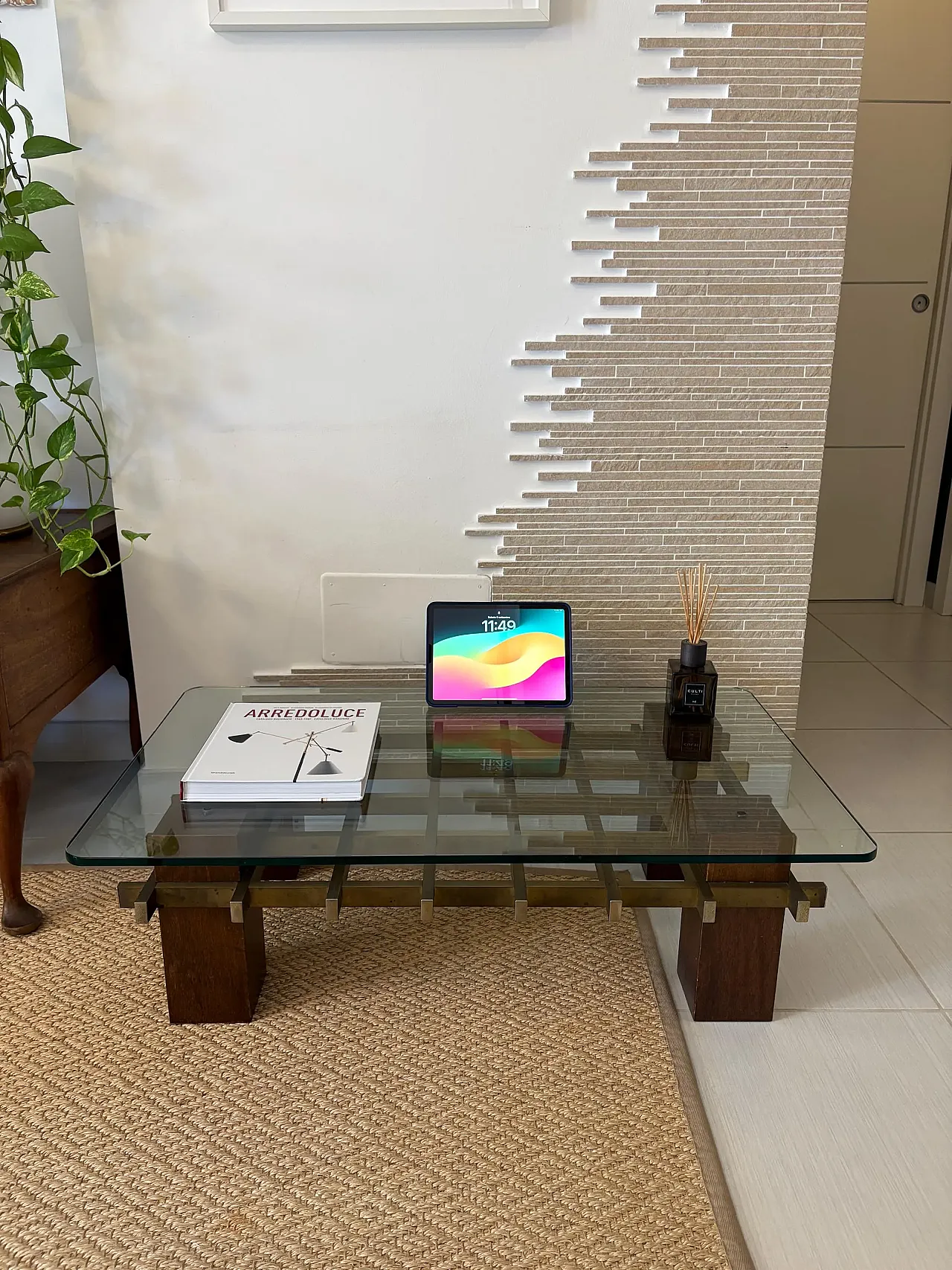 Tavolino da caffè in ottone, legno e vetro, metà '900 2