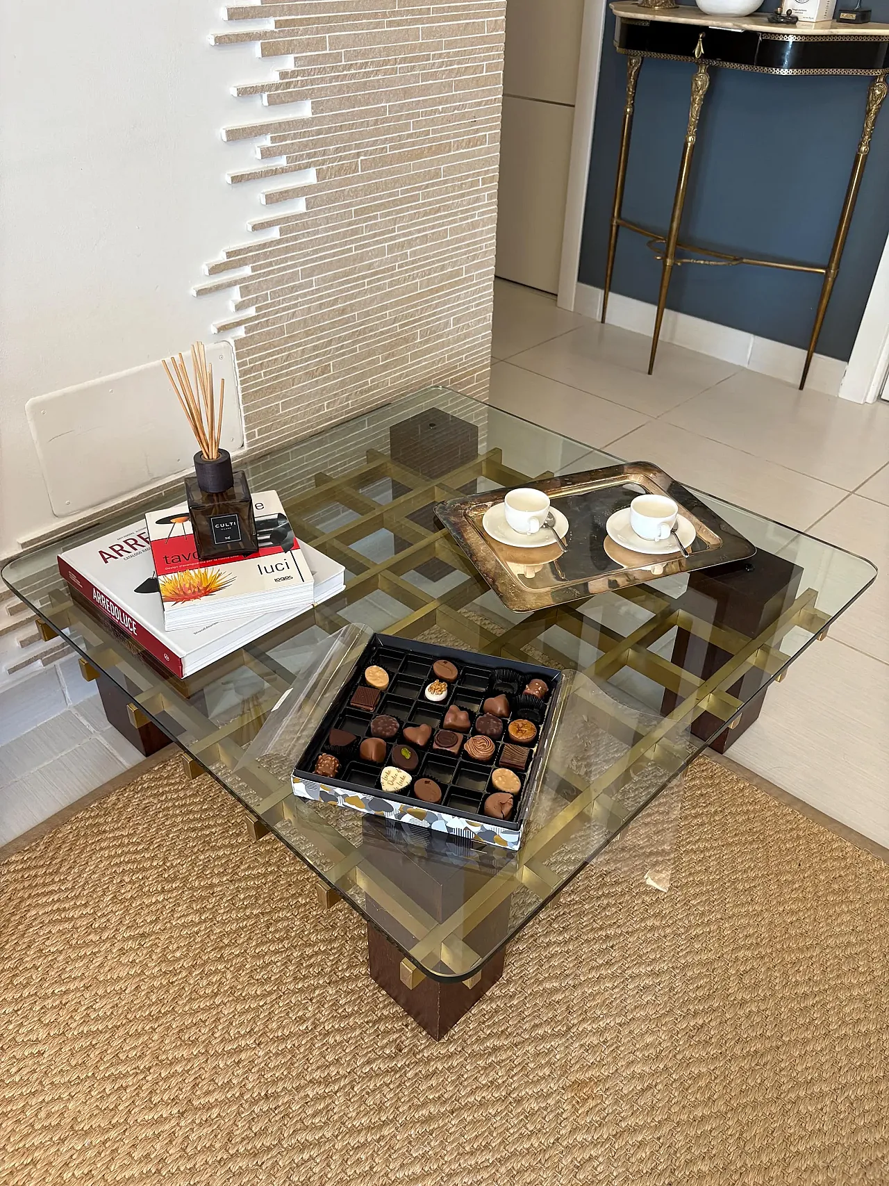 Tavolo space age in ottone, legno, anni '70 1