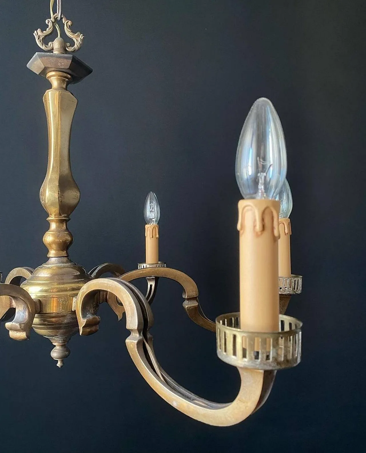 Classic chandelier in bronze and brass, mid-20th century 1