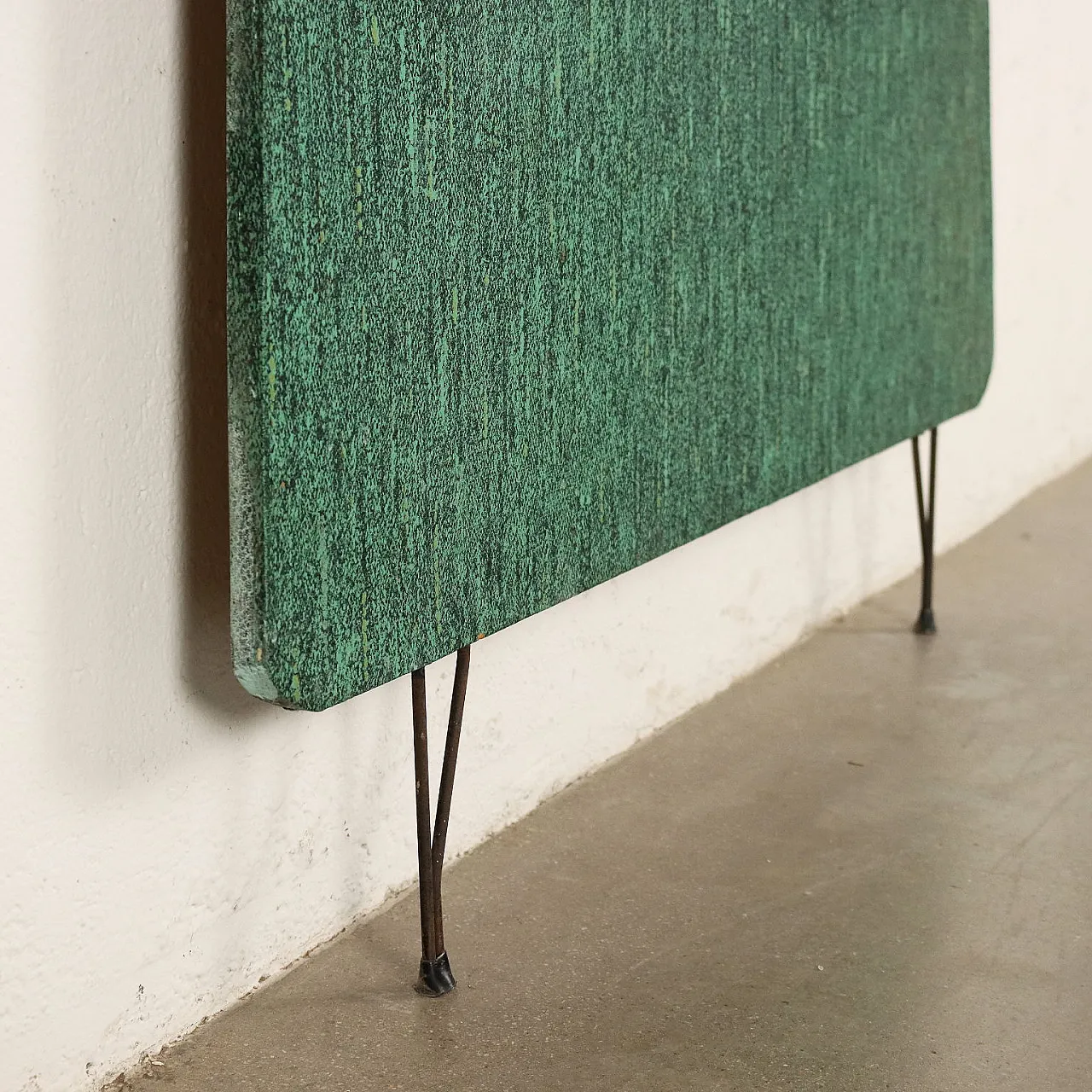 Appendiabiti da parete in metallo e legno rivestito in skai con specchio, anni '60 8