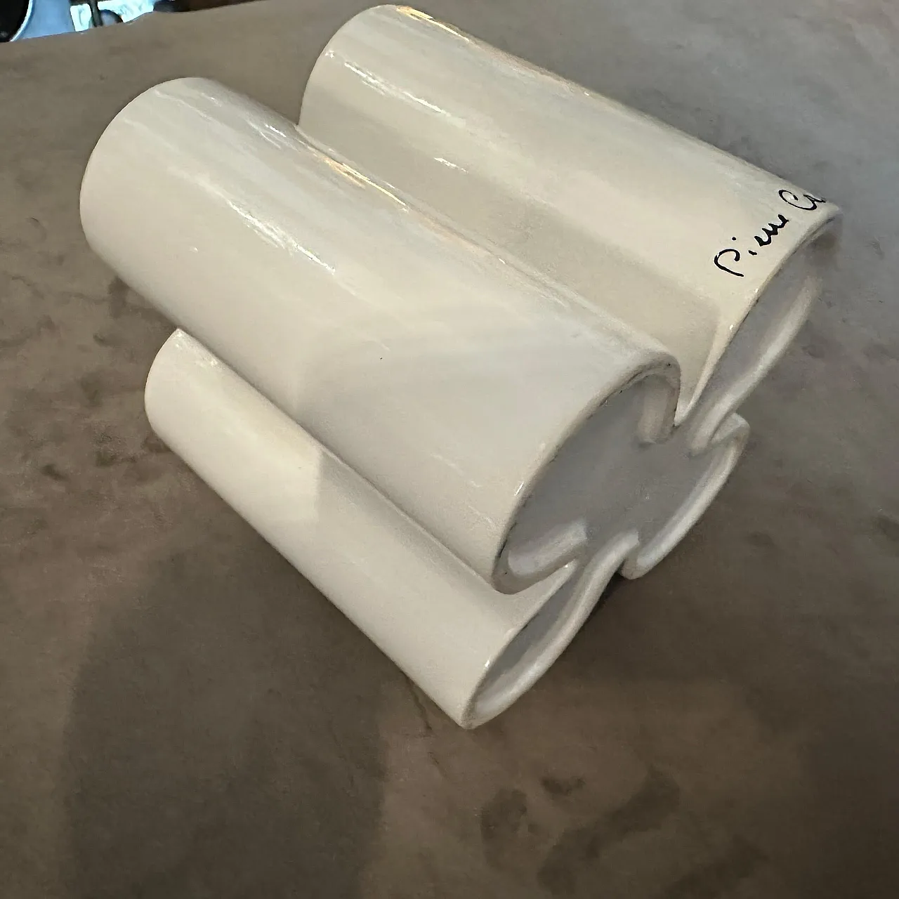 Vaso in ceramica bianca Mid-Century Modern di Pierre Cardin, anni '70 5