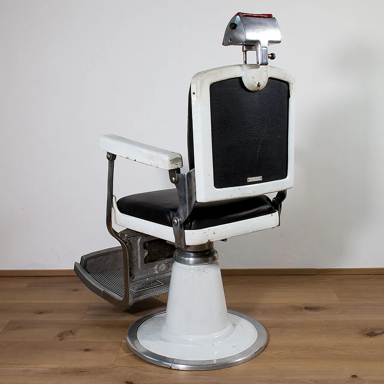 Barber chair, 50s 5