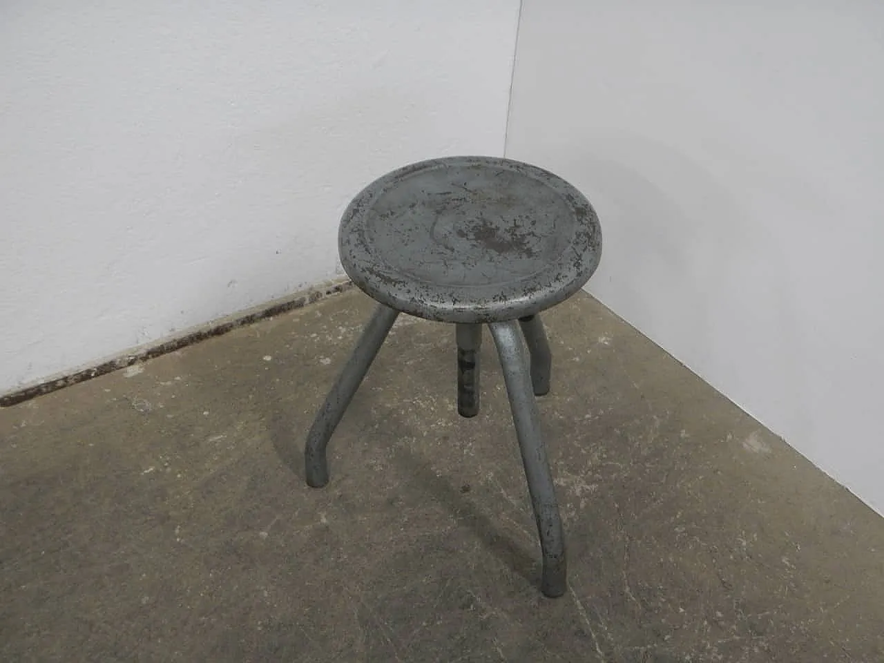 Sgabello in ferro, 1950 2