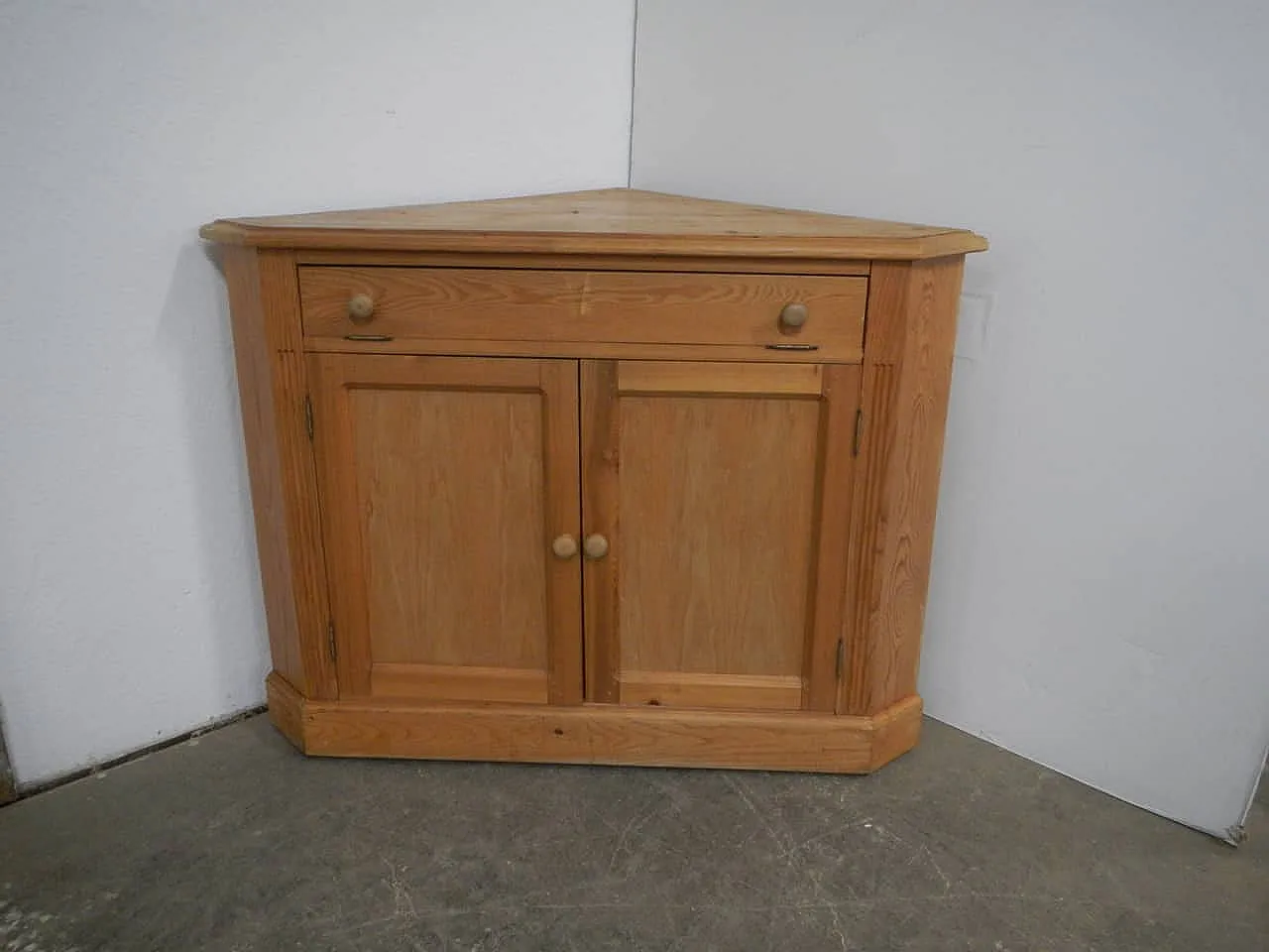 Angolare in abete, 1970 1