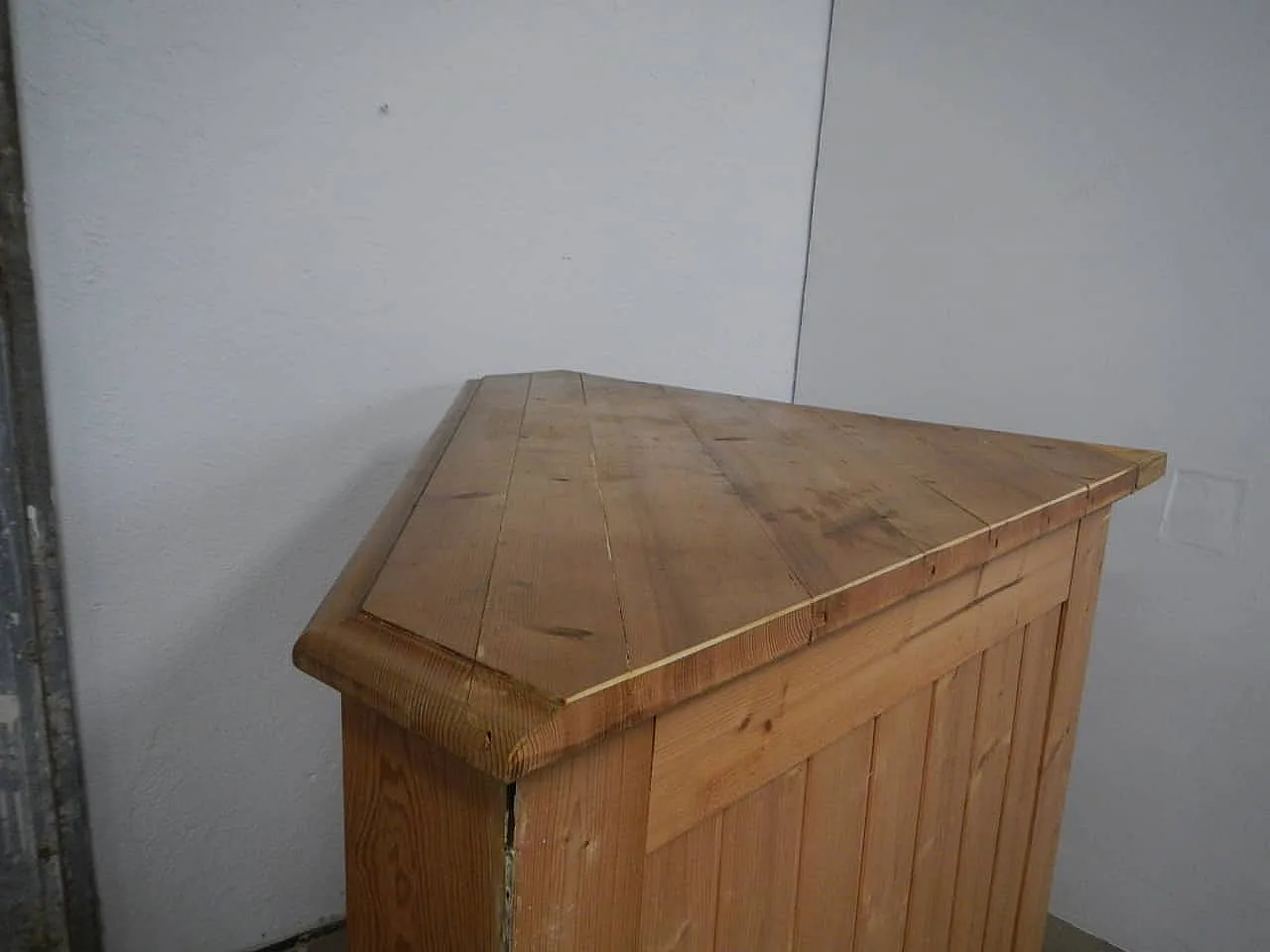 Angolare in abete, 1970 7